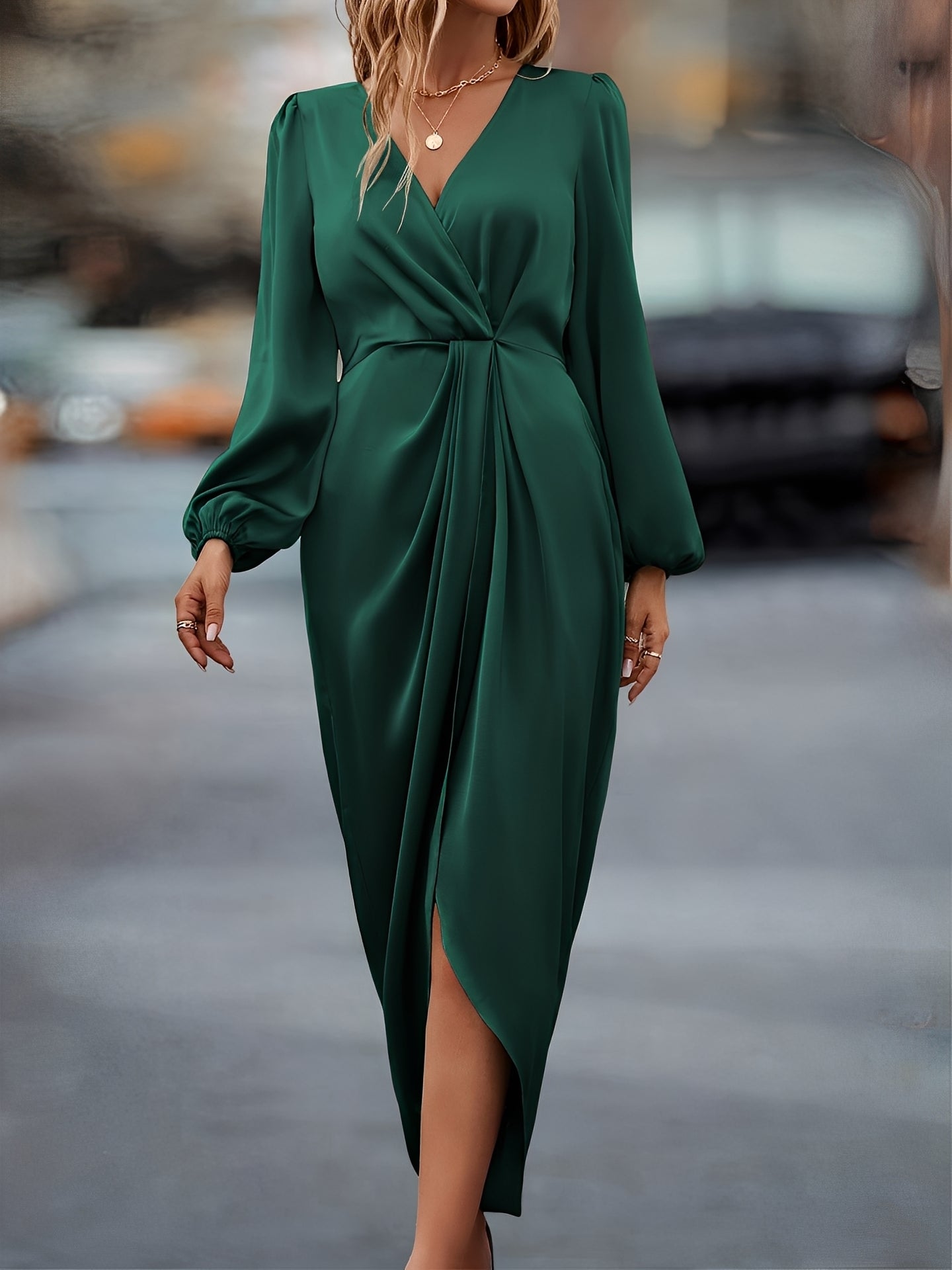 Diantha - Robe chic avec manches évasées fendues pour femmes