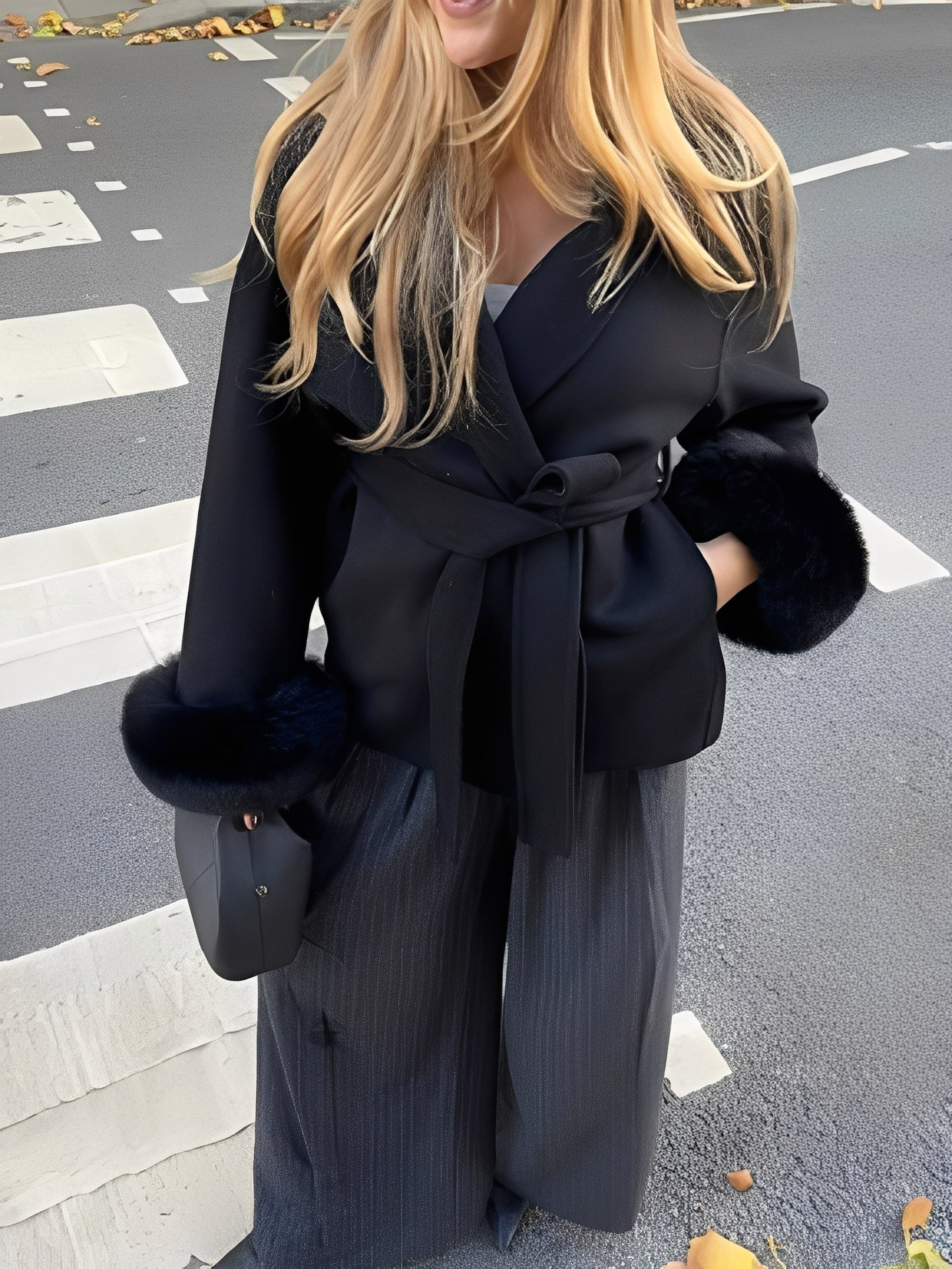 Armani - Long manteau chic et élégant avec fourrure pour femmes