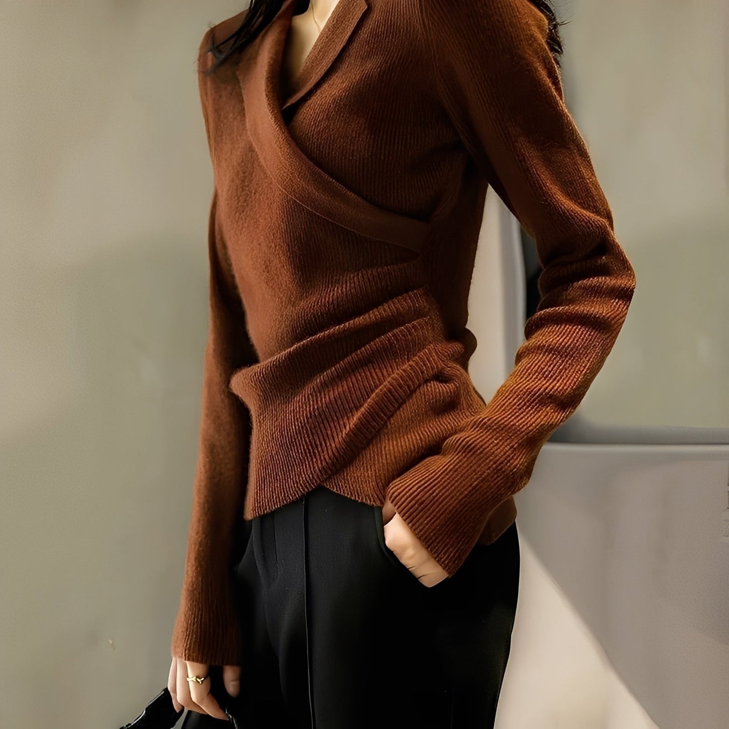 Myrtle - Pull classique ajusté avec asymétrie pour femmes