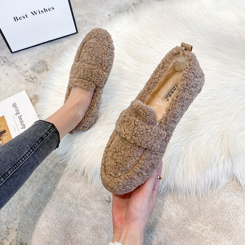 Kathleen - Chaussons en peluche doux et chic pour femmes