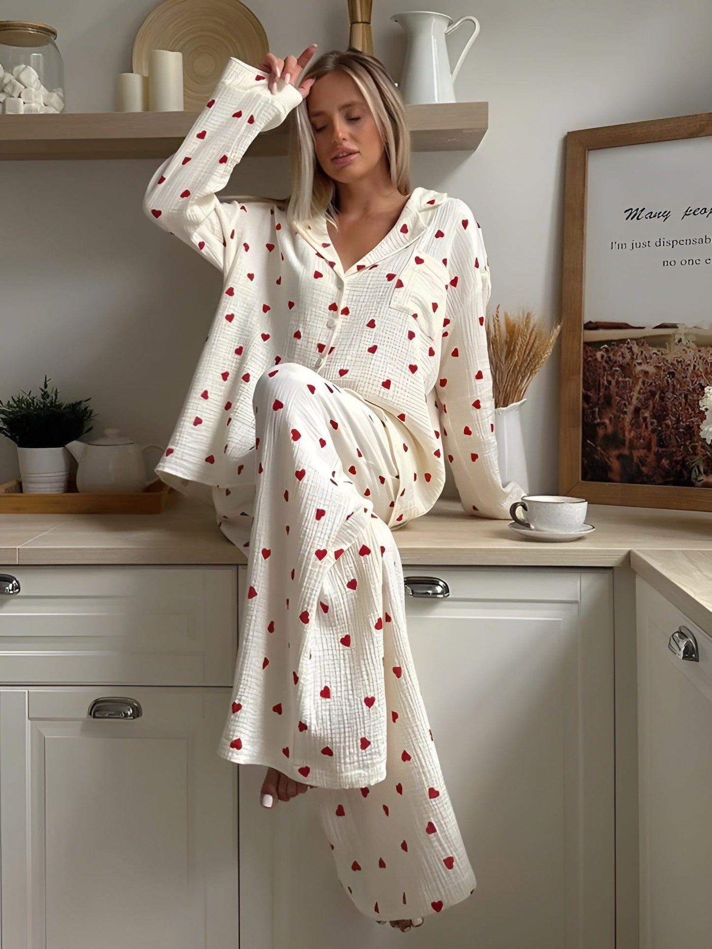 Lola – Pyjama chic avec motifs de cœurs