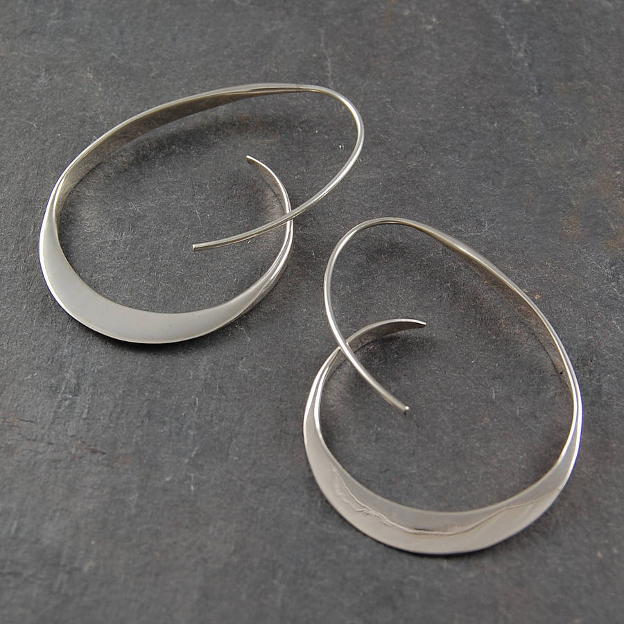 Becca – Boucles d'oreilles en forme de spirale élégante