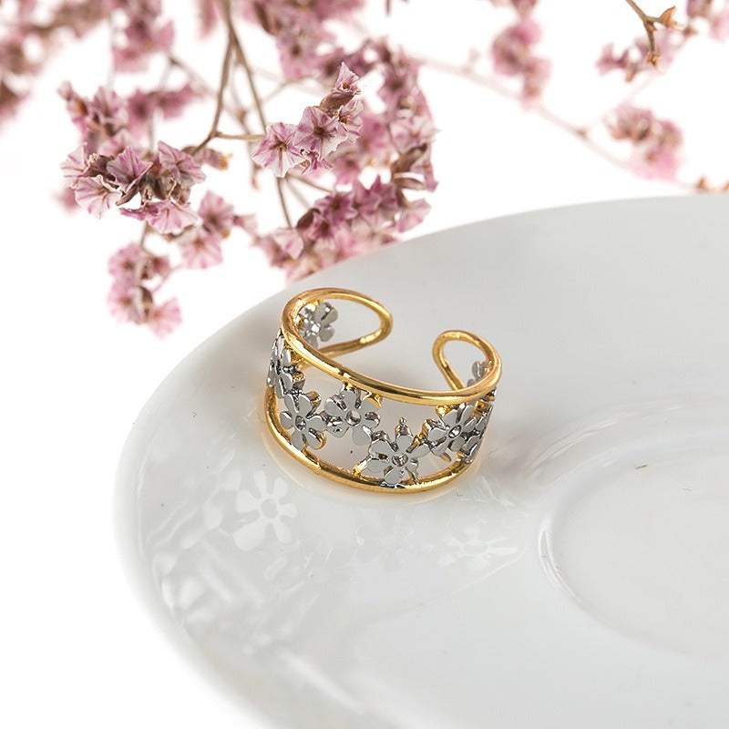 Merina – Bague asymétrique en marguerite