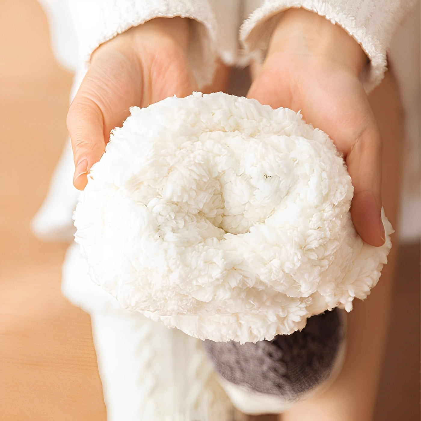 Danika - Chaussettes sophistiquées en matière pelucheuse avec motif cœur pour femmes