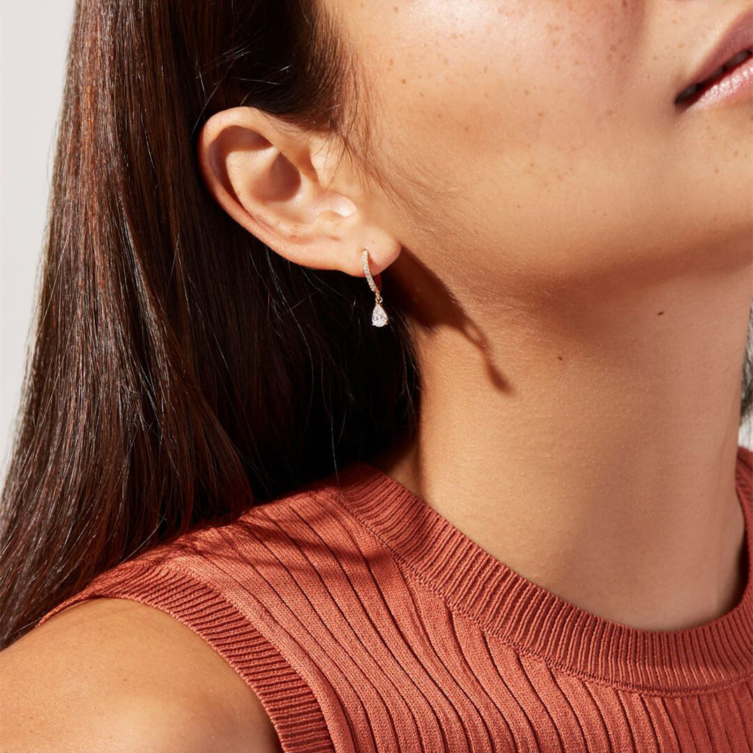 Boucles d'oreilles en goutte de cristal - Huggies délicats en zircon