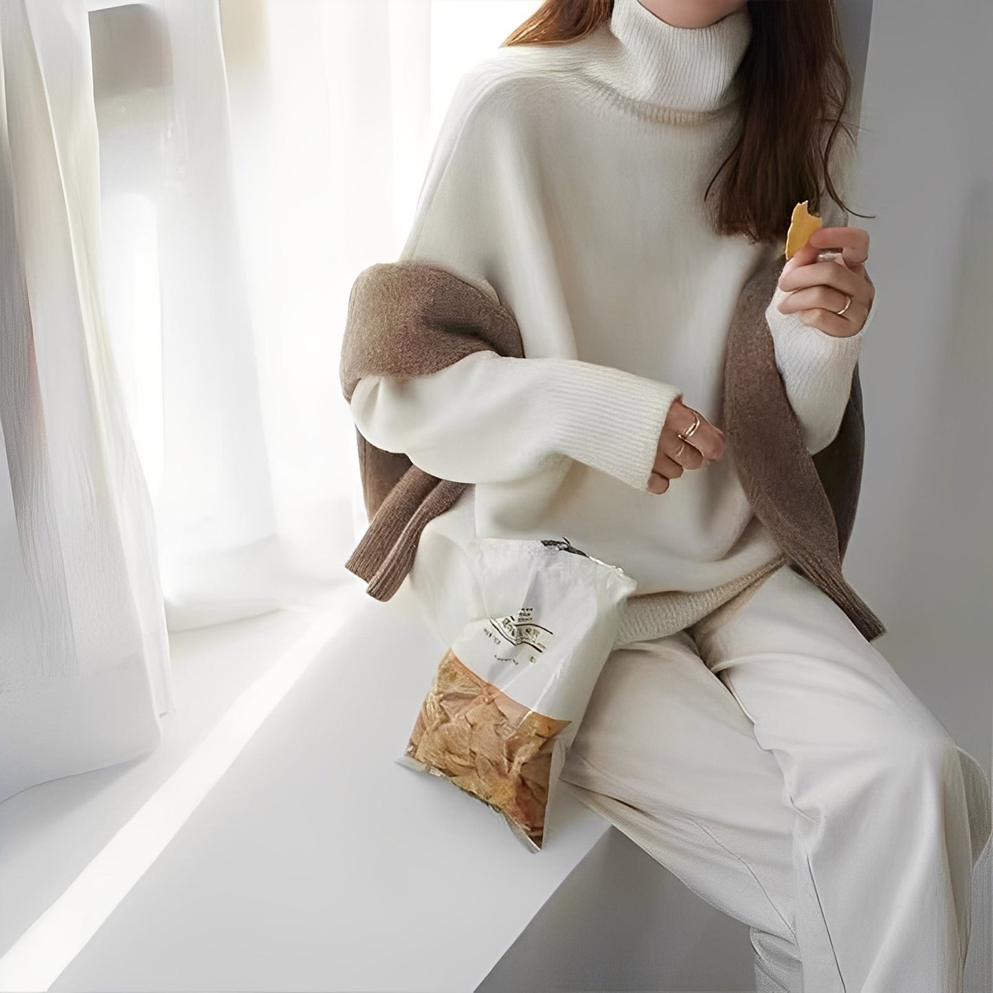 Clementine - Elegant turtleneck sweater for women