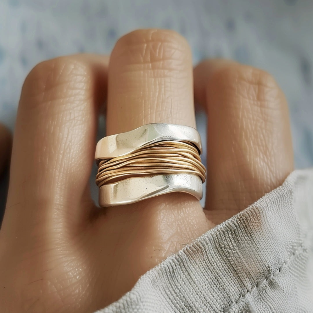 Thalia – Bague en argent avec fils d'or entrelacés