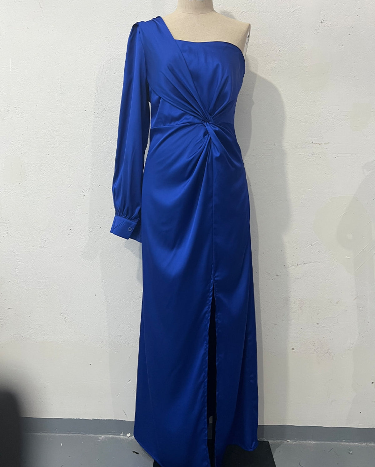 Helena - Robe élégante à une épaule avec fente pour femmes