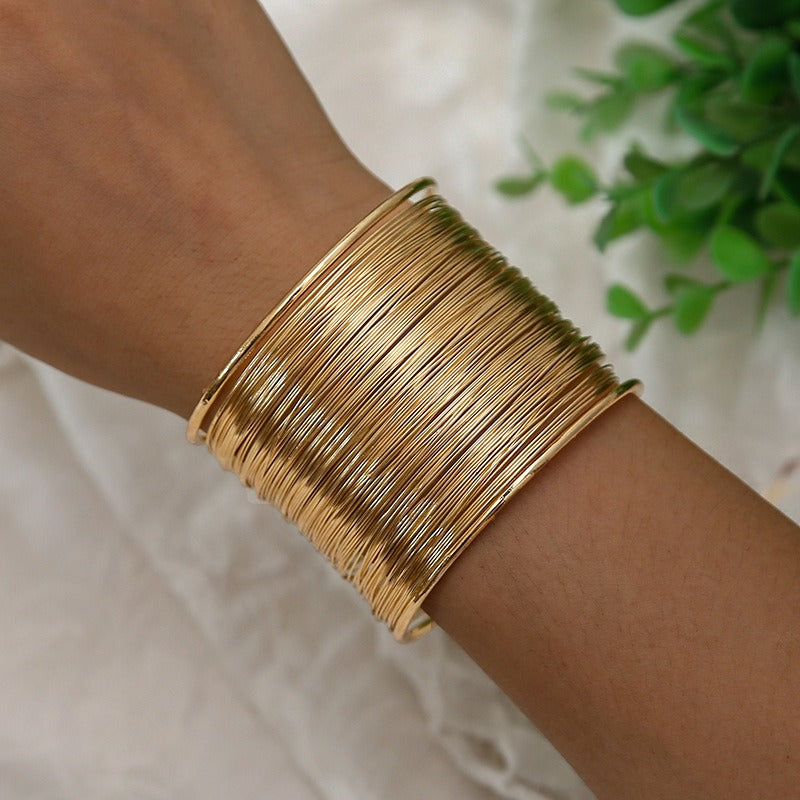 Nadine – Bracelet doré de style vintage
