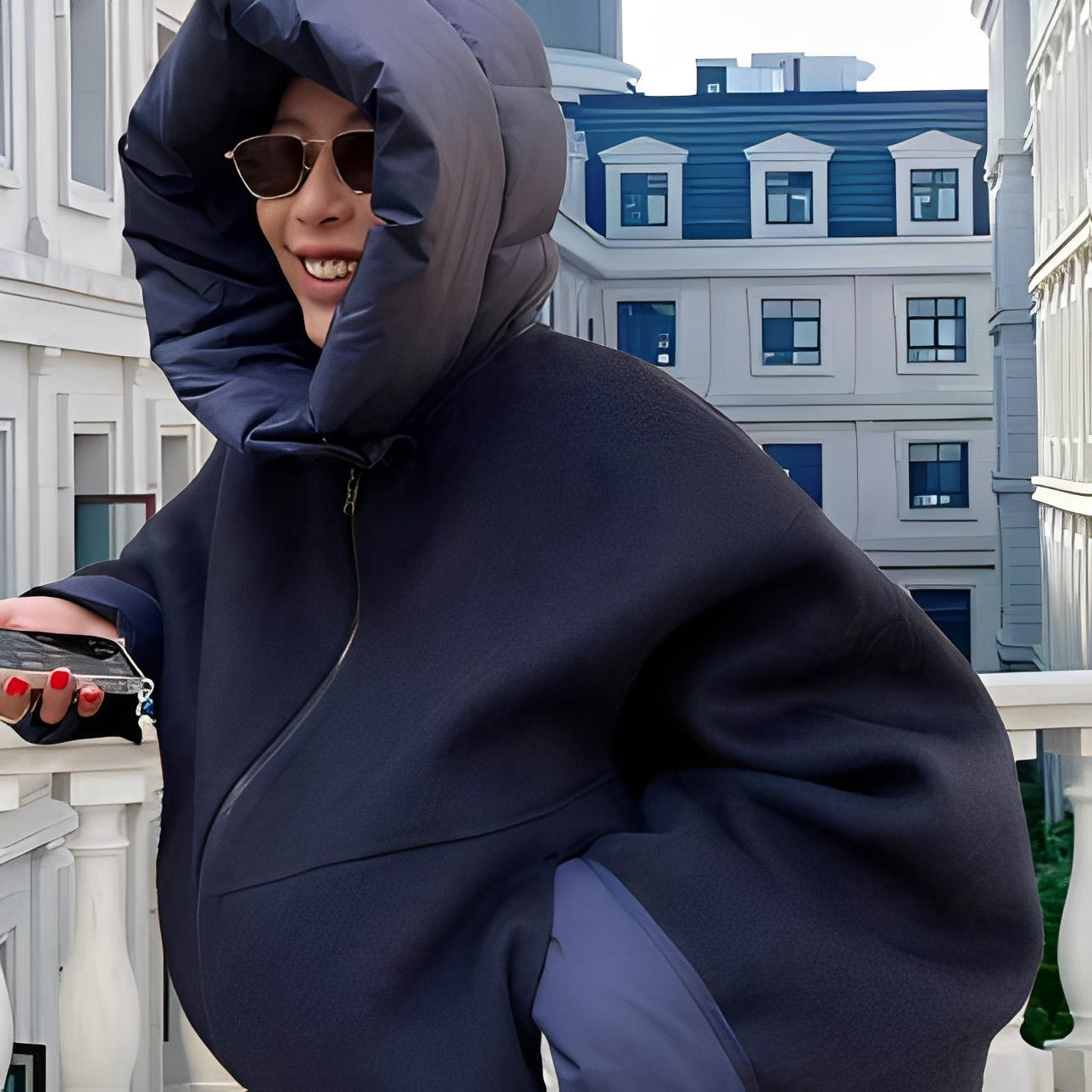 Alexa - Veste en laine ample avec capuche pour femmes