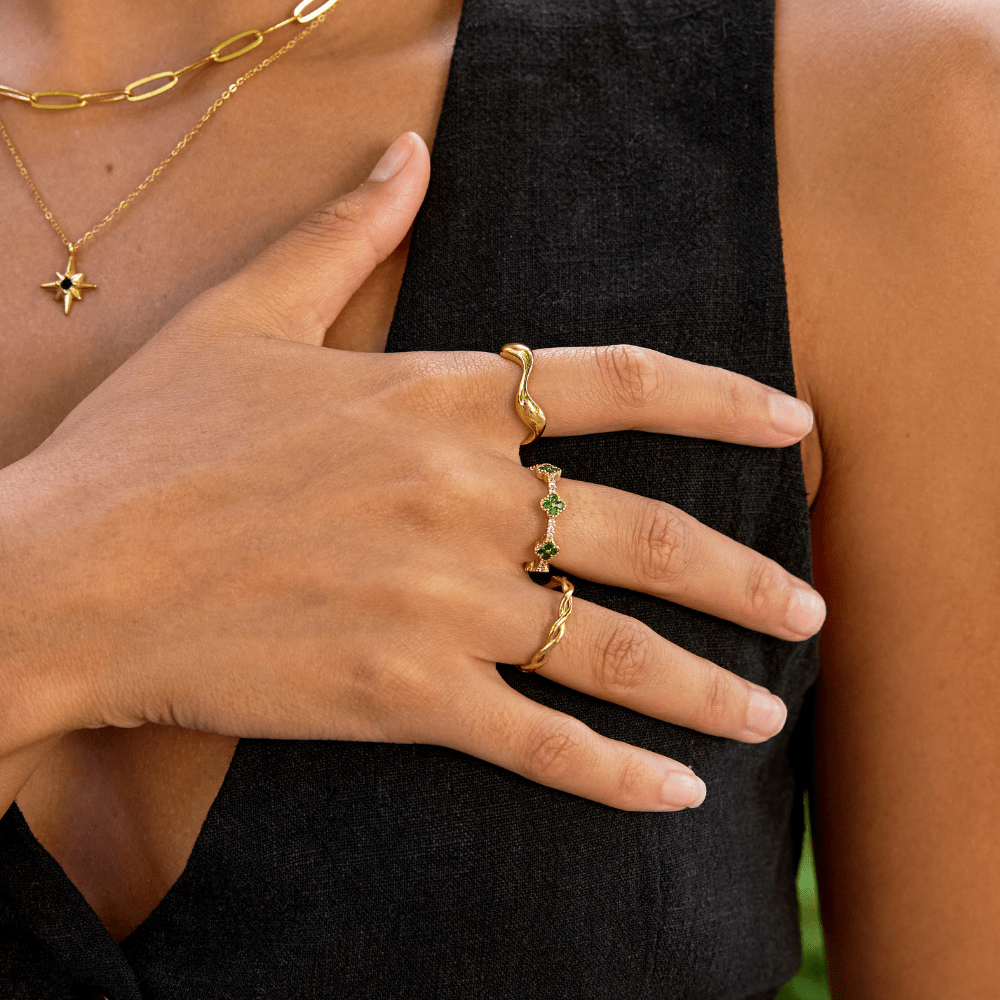 Tarah – Bague vague en or 18K