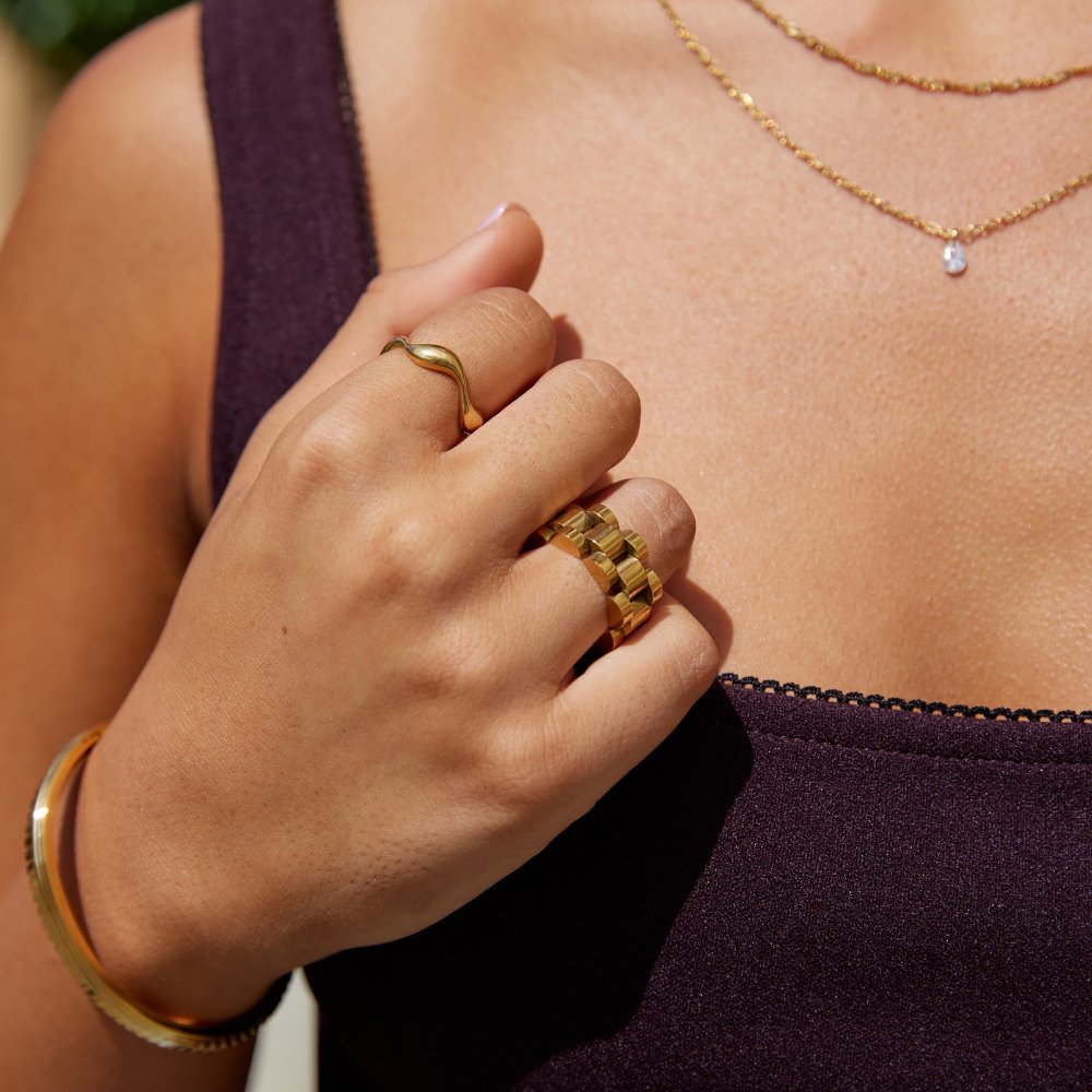 Tarah – Bague vague en or 18K