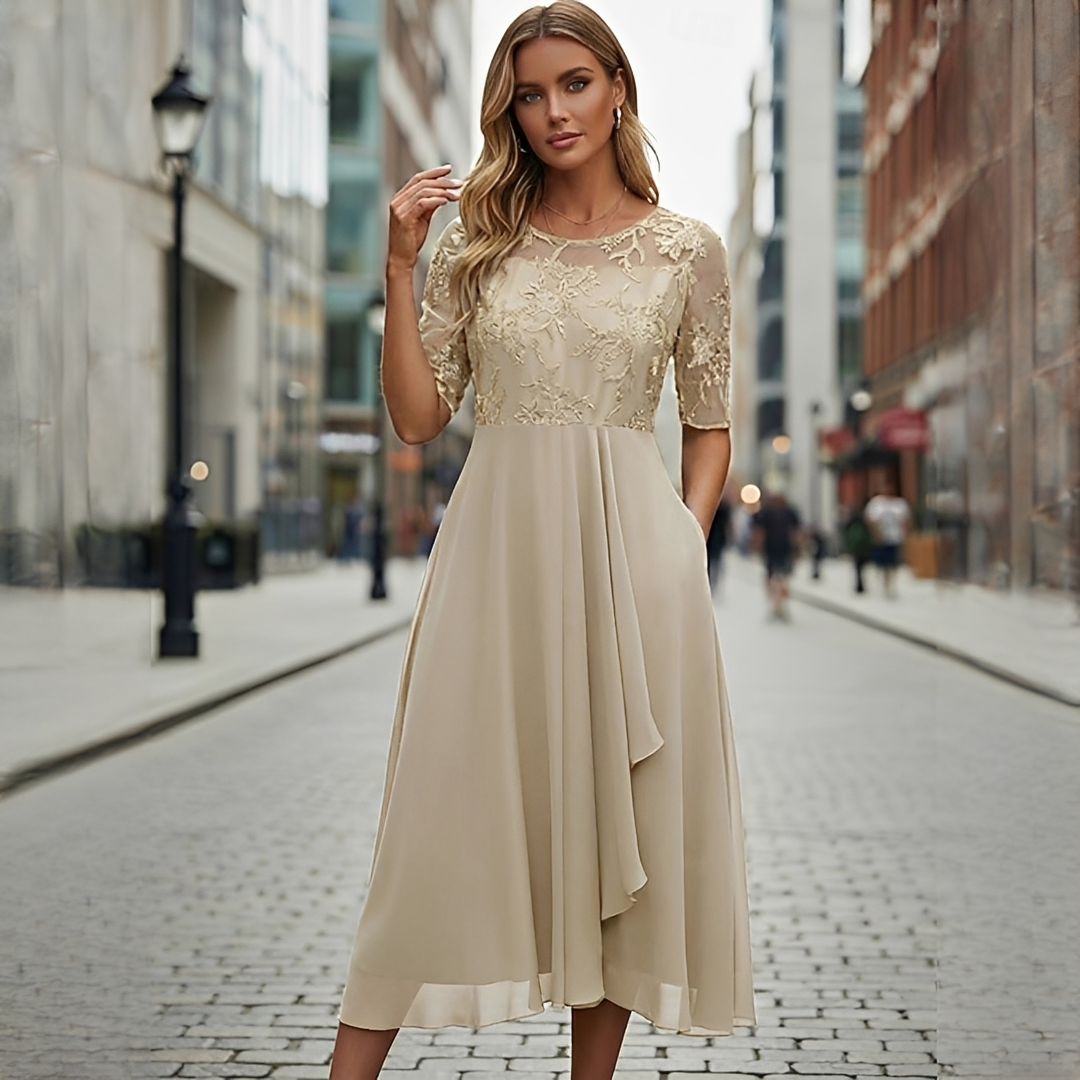 Victoria - Robe Élégante avec Dentelle Découpée