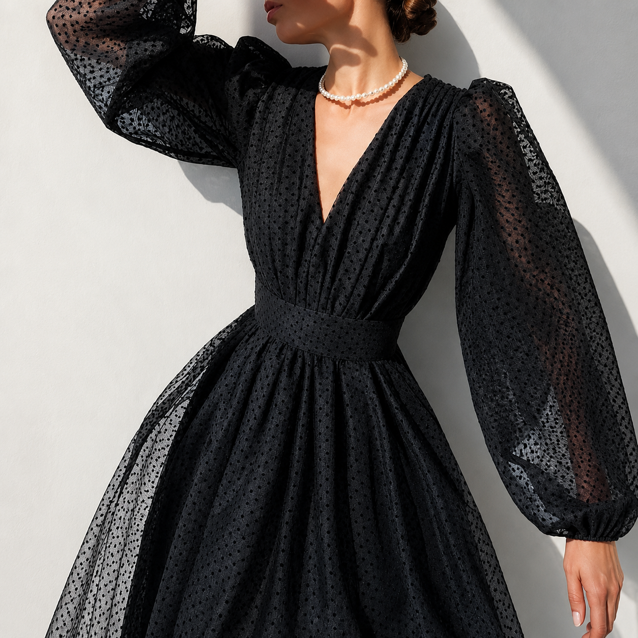 Emina - Robe Élégante à Manches Longues et Col V
