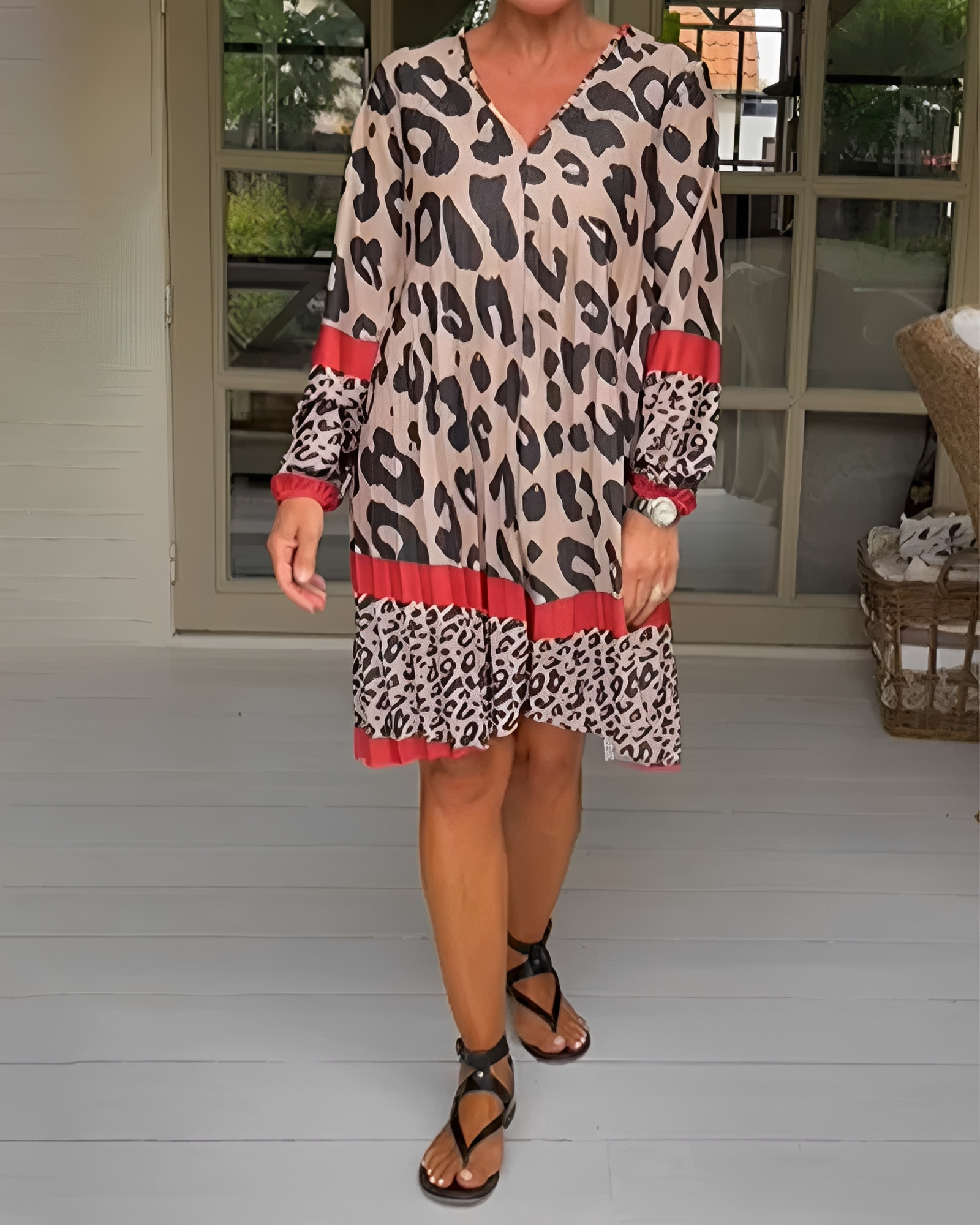 Marfie - Mini-robe élégante à col en V