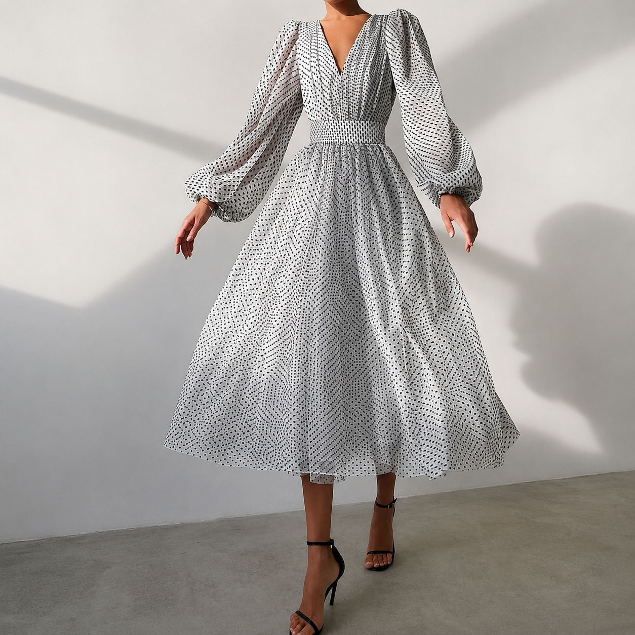 Emina - Robe Élégante à Manches Longues et Col V