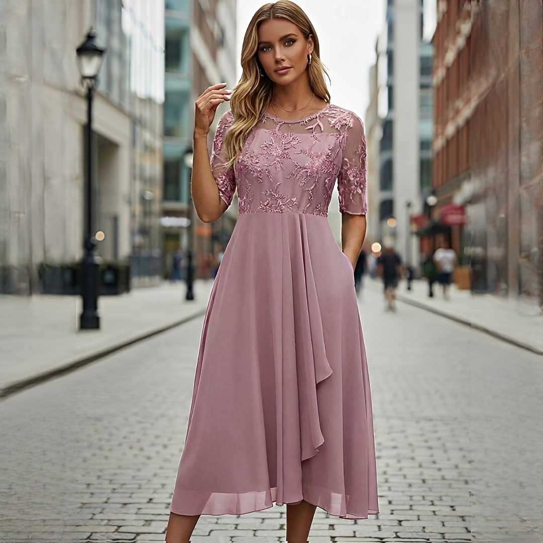 Victoria - Robe Élégante avec Dentelle Découpée