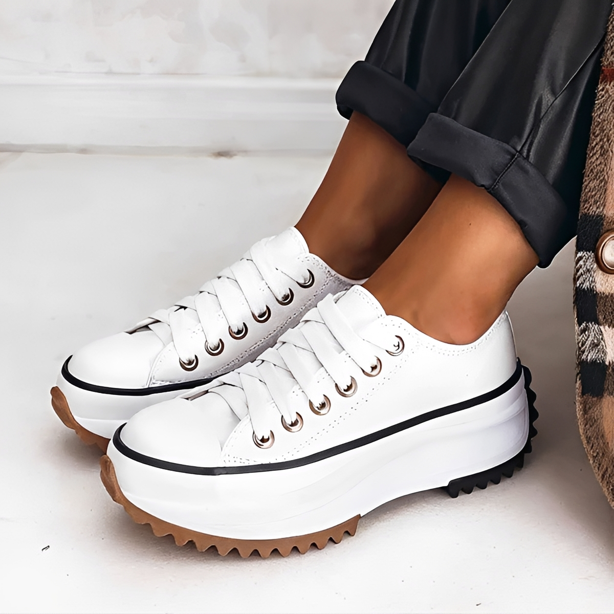 Caitlin - Chaussures Basses Élégantes