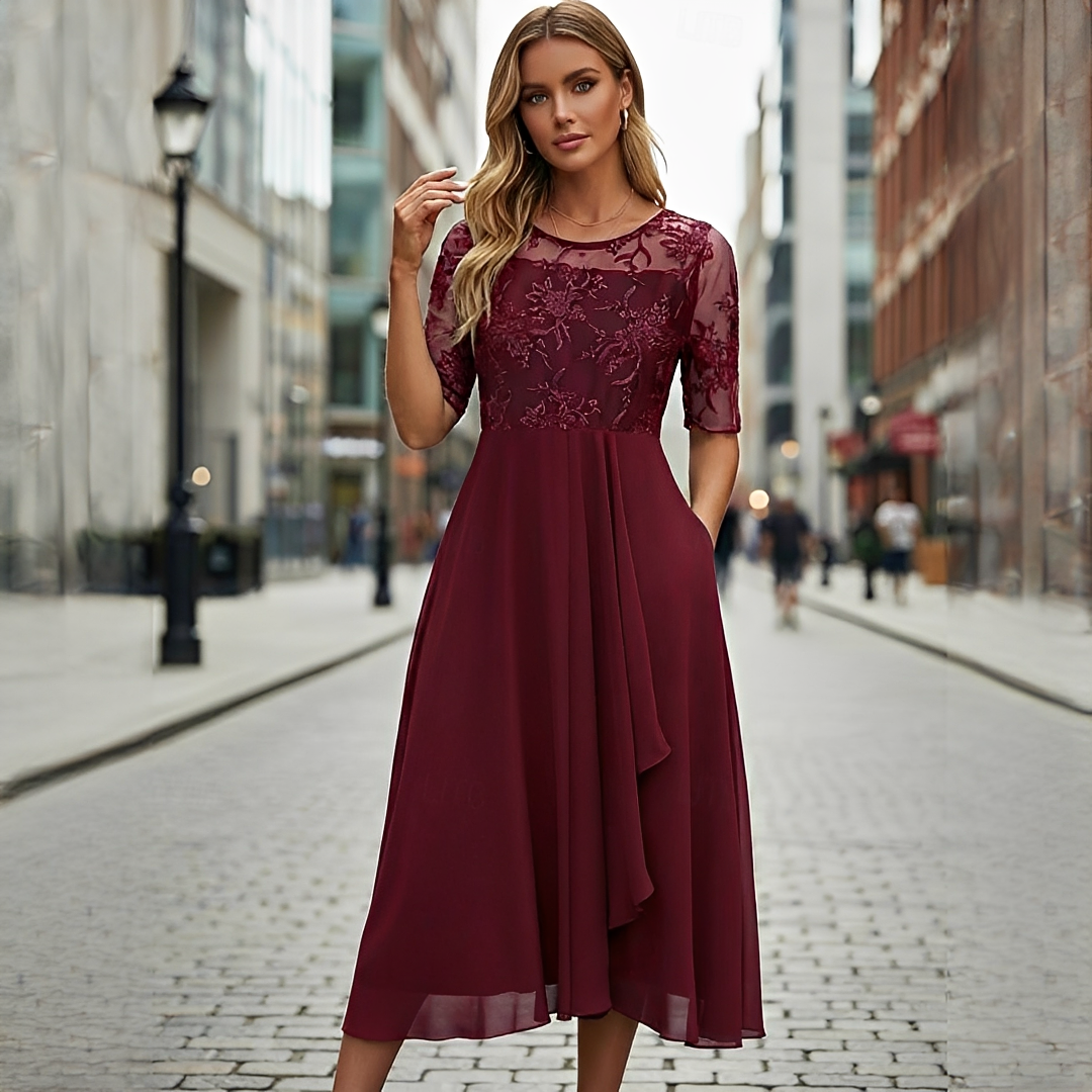 Victoria - Robe Élégante avec Dentelle Découpée