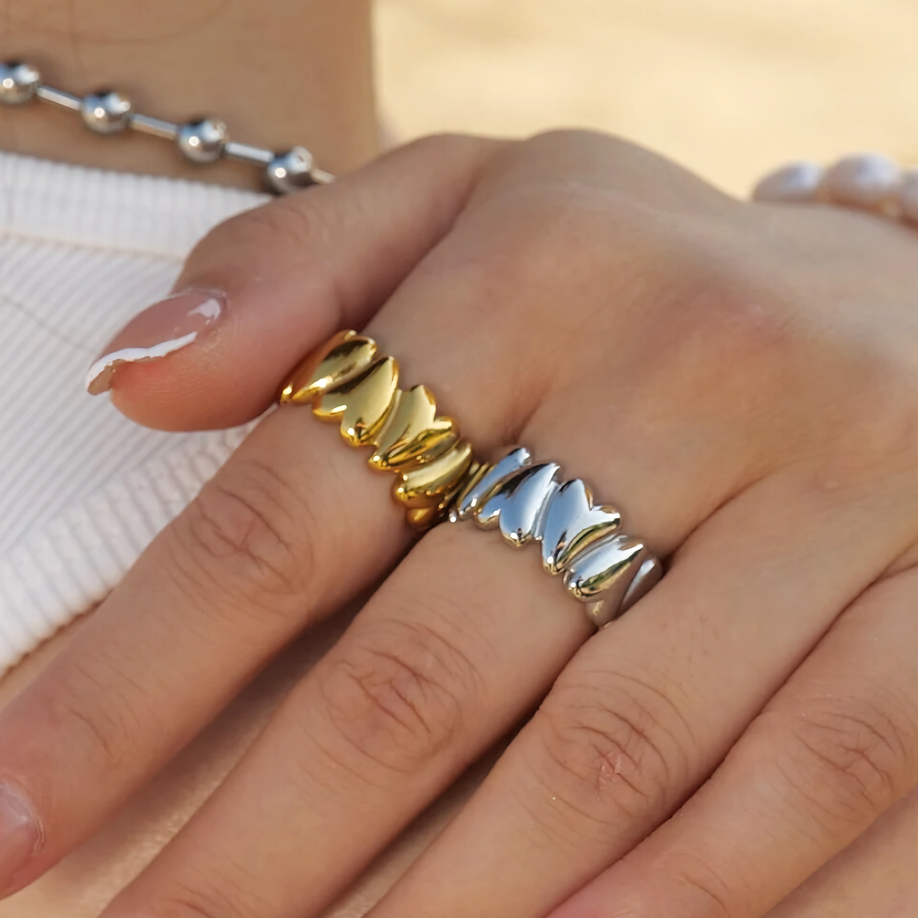 Elena - Bague de cœur instable en or