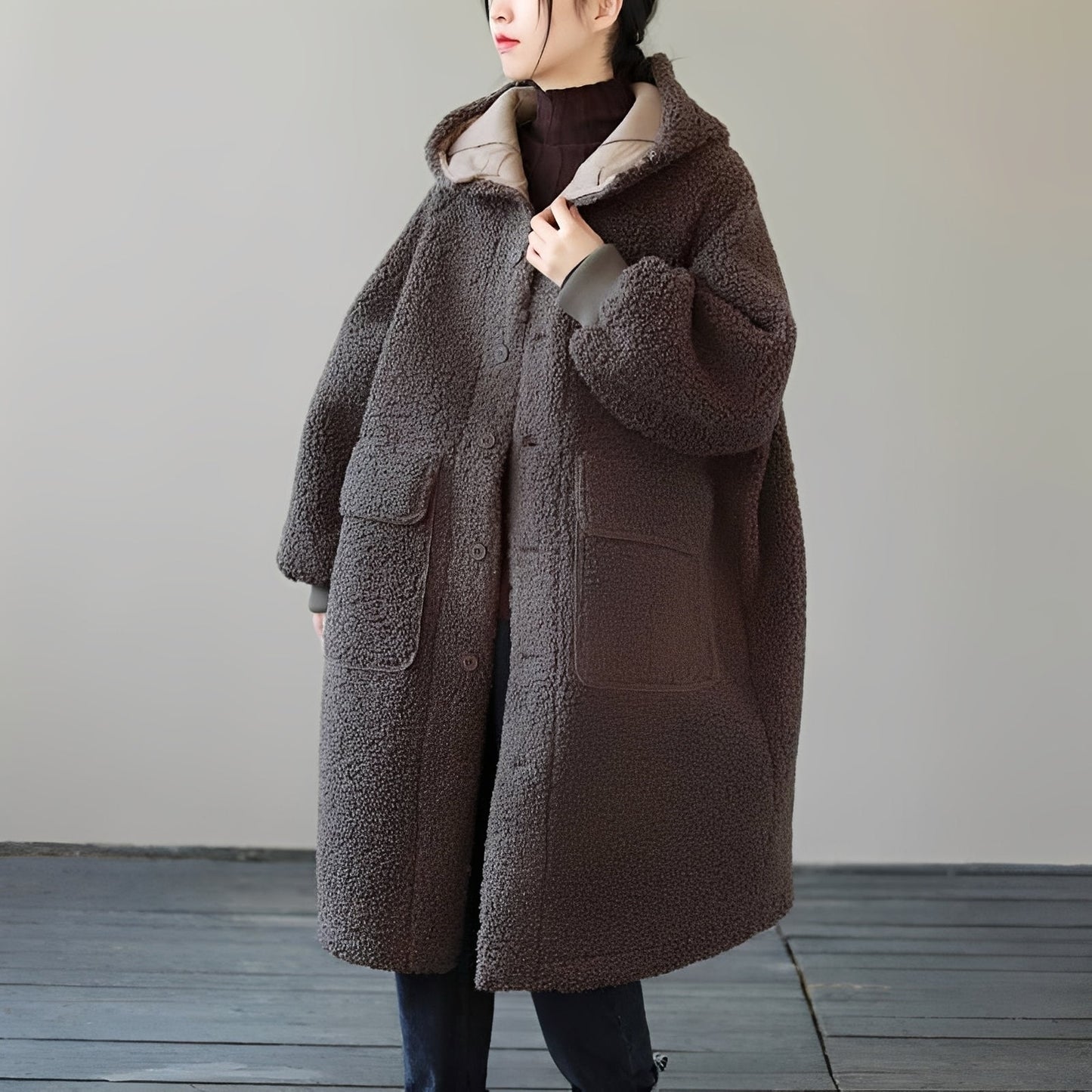 Sophie - Übergroßer Mantel aus Kunstpelz mit Kapuze für Damen