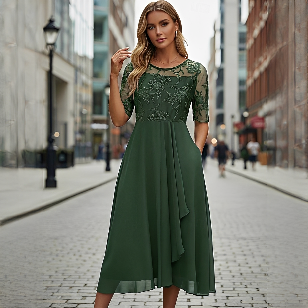 Victoria - Robe Élégante avec Dentelle Découpée