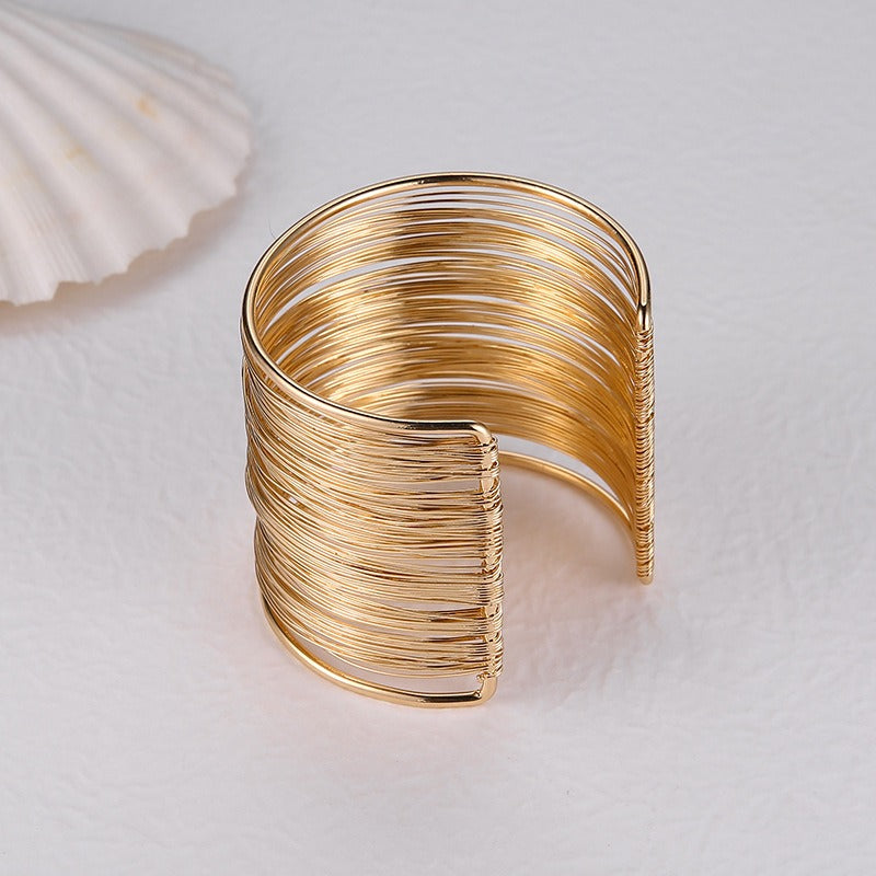 Nadine – Bracelet doré de style vintage