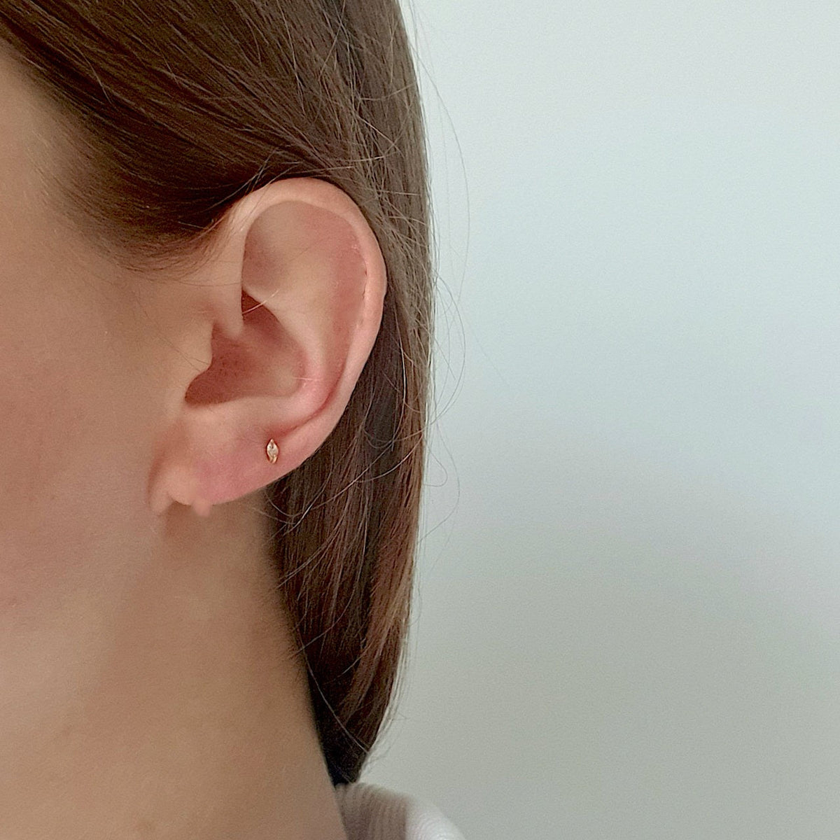 Sage - Boucles d'oreilles marquise minuscules