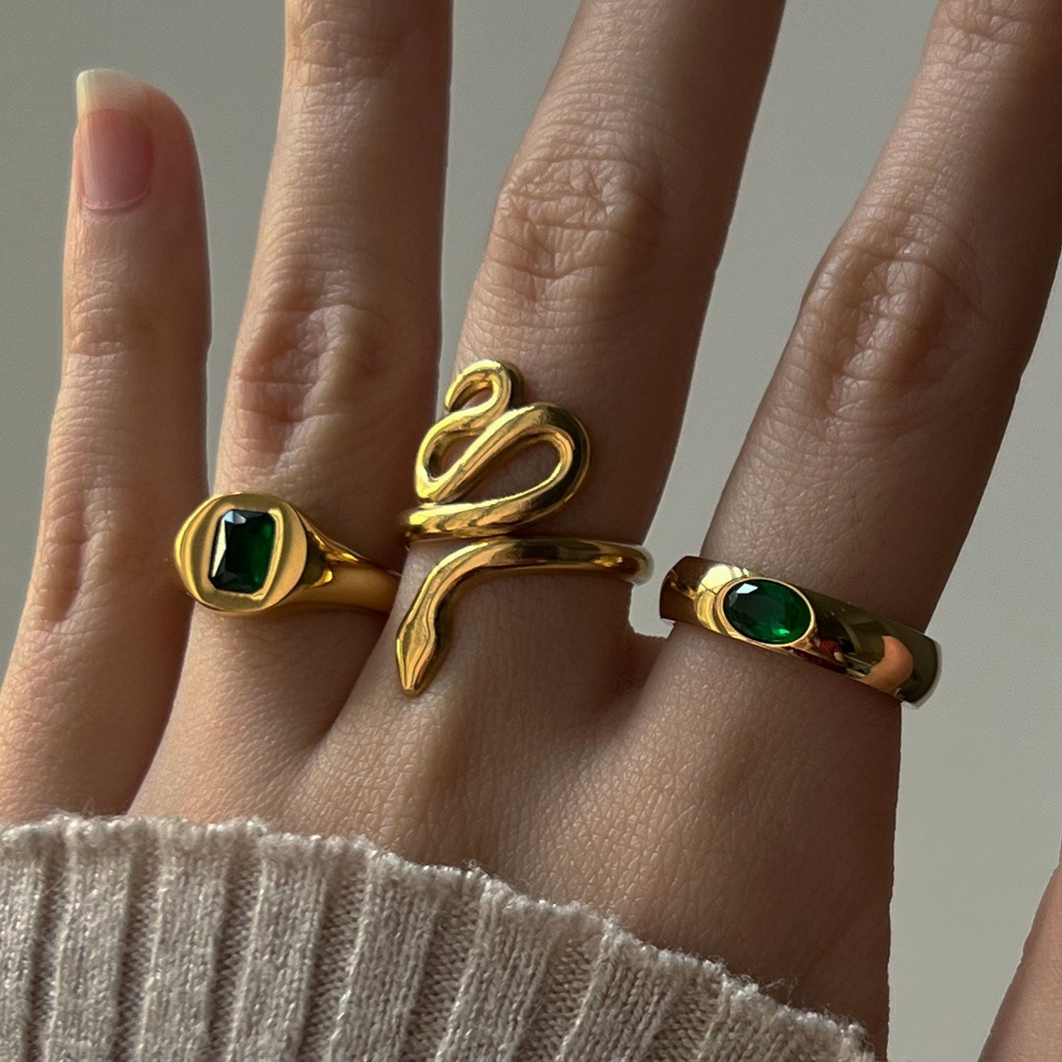 Bague en or avec gemme d'émeraude
