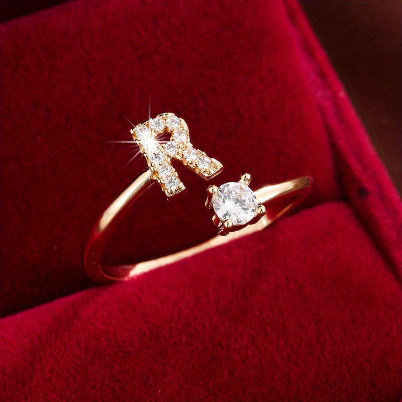 Nova – Bague ouverte moderne avec initiale et zircon