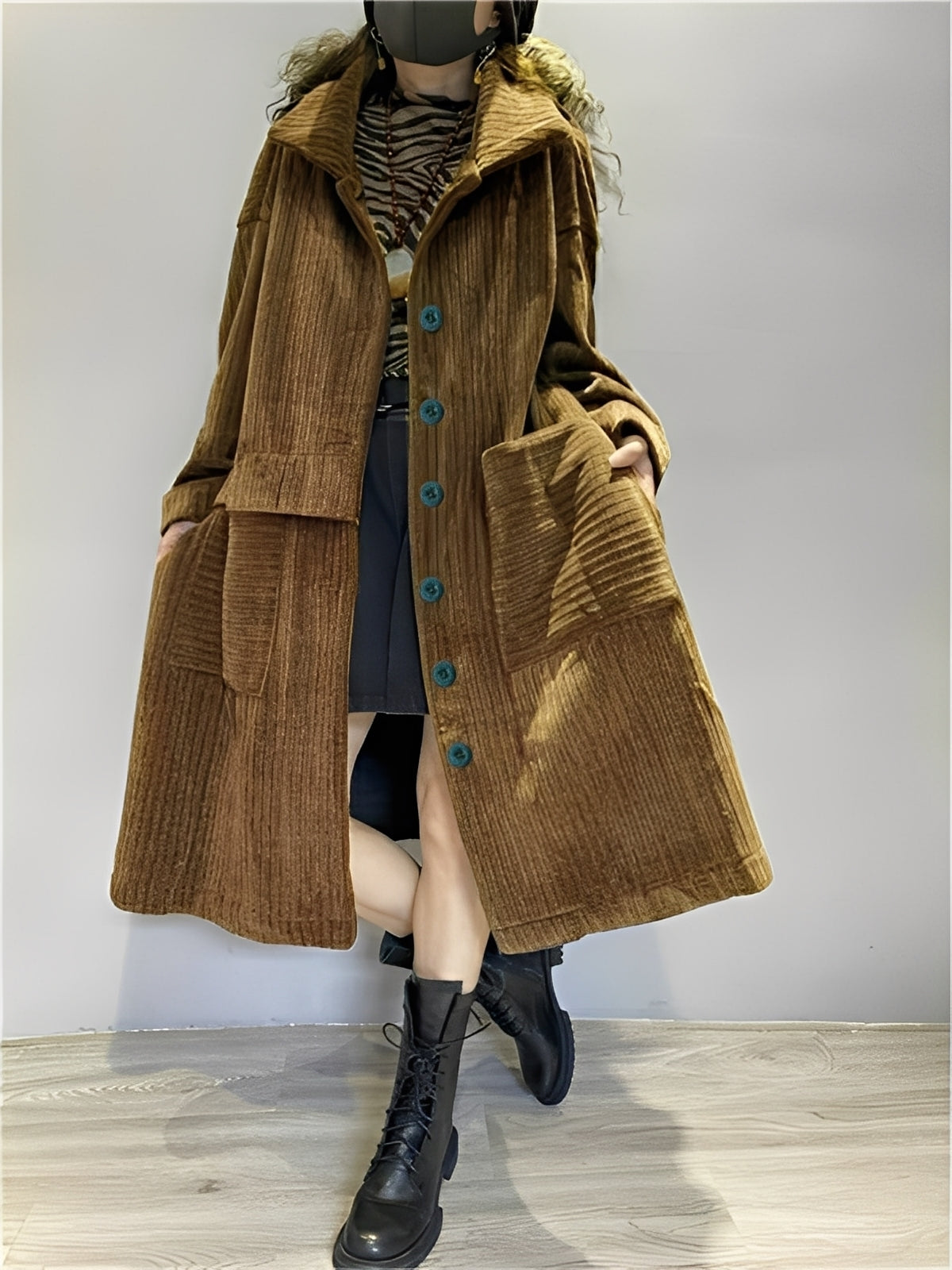 Alethea - Longue veste en velours avec poches pour femmes