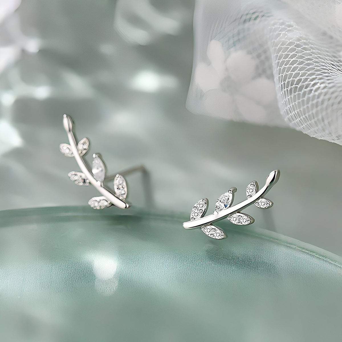 Liana – Boucles d'oreilles en feuilles brillantes