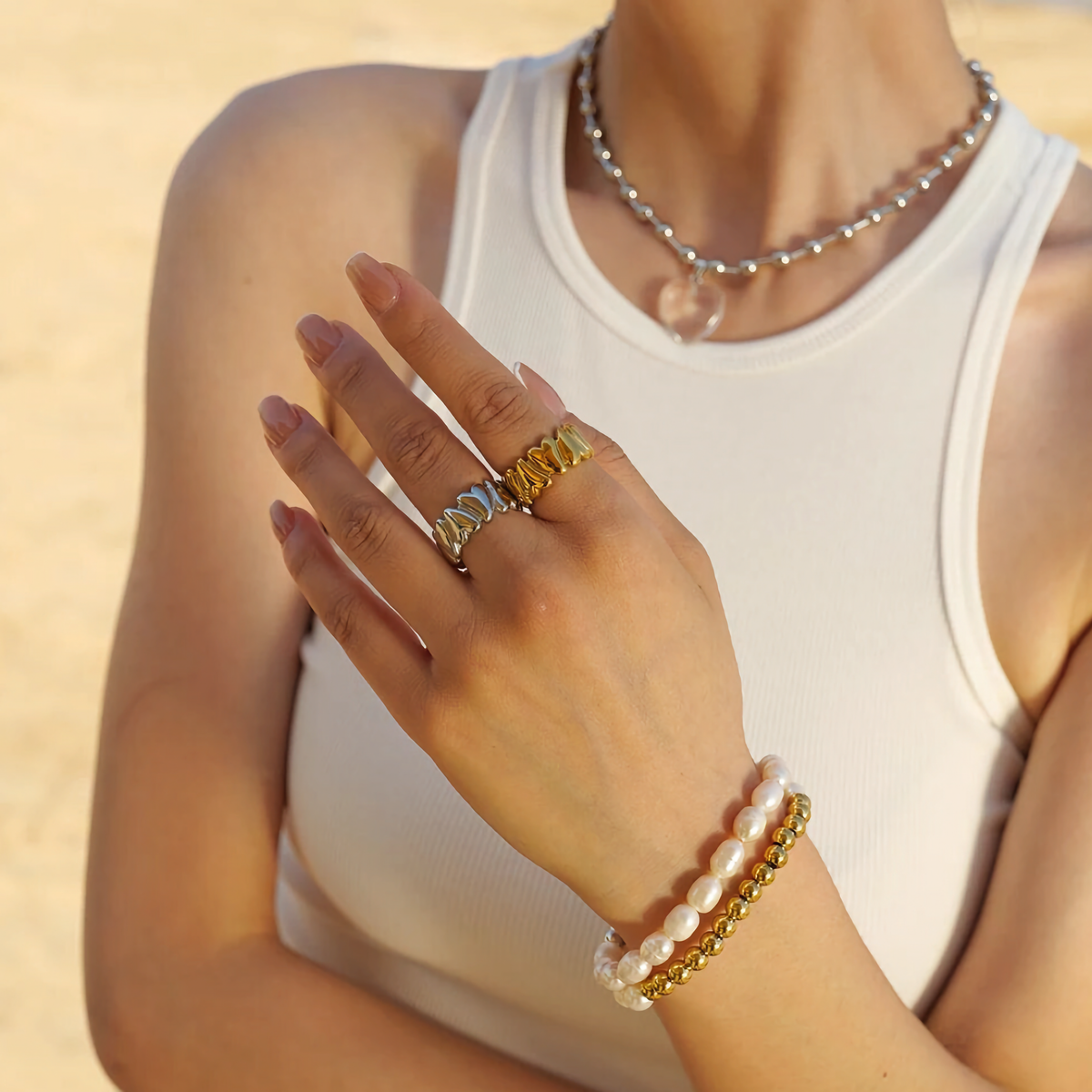 Elena - Bague de cœur instable en or