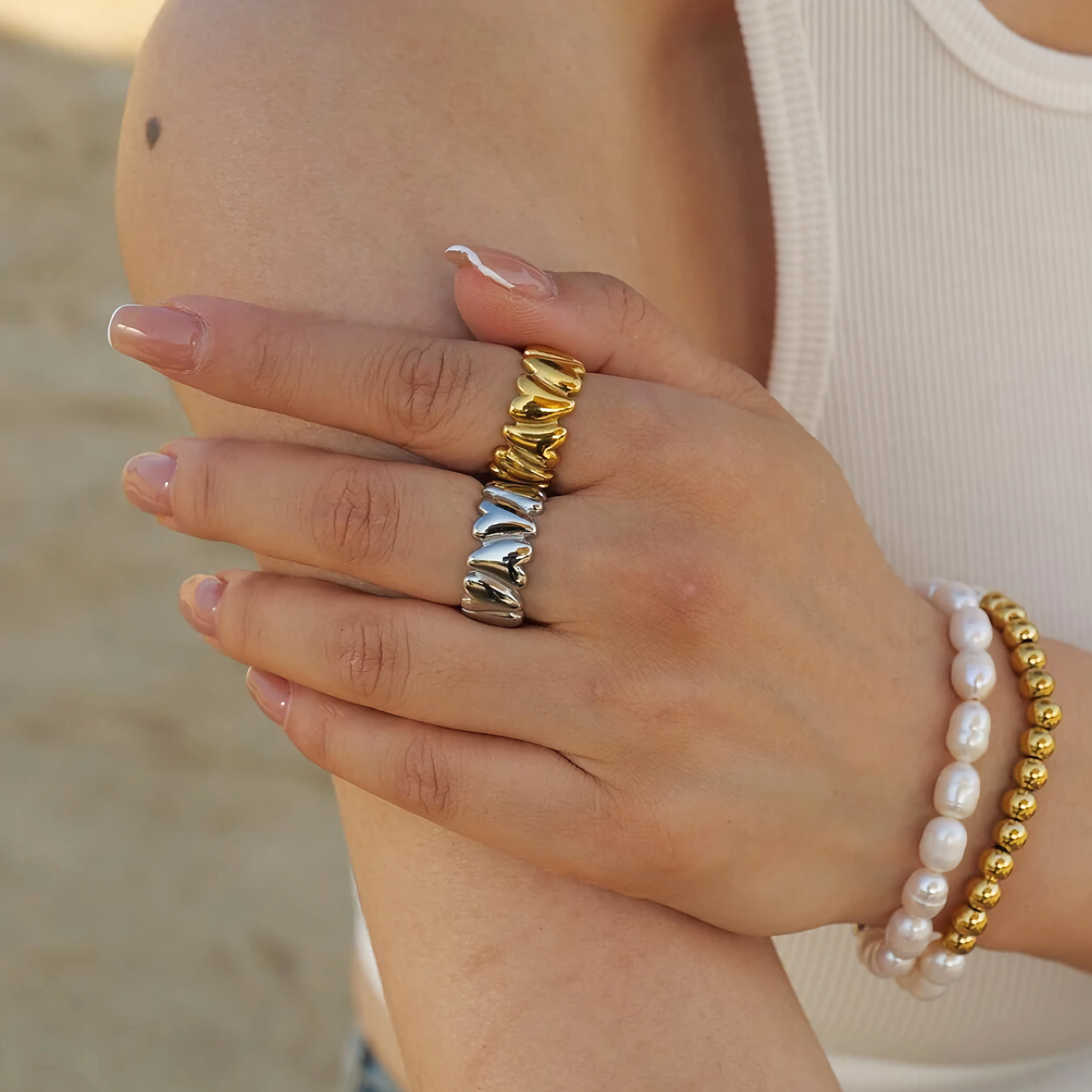 Elena - Bague de cœur instable en or