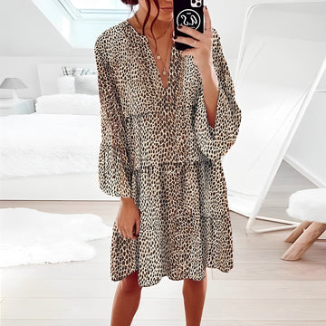 Tegan - Robe léopard à encolure en V