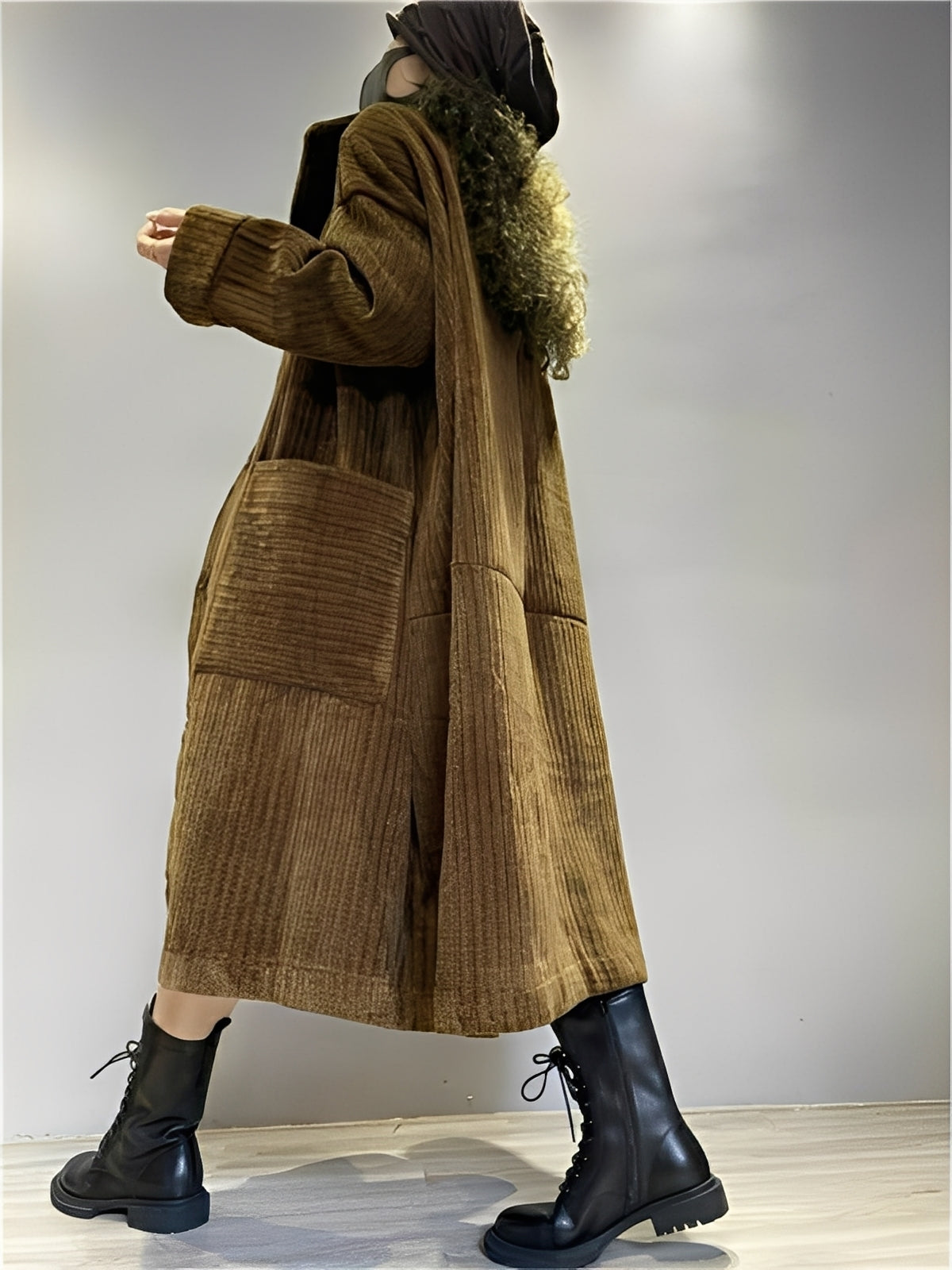 Alethea - Longue veste en velours avec poches pour femmes