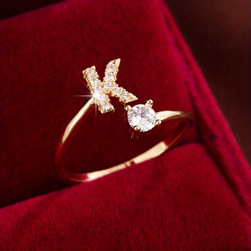Nova – Bague ouverte moderne avec initiale et zircon