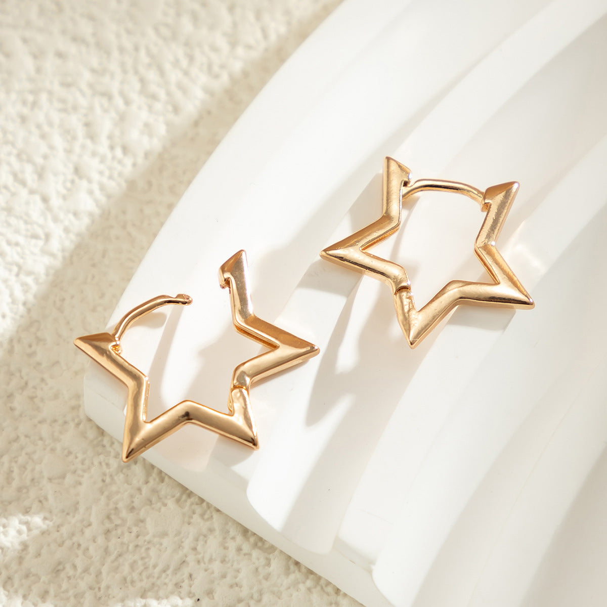 Boucles d'oreilles Huggie Star - Créoles en étoile