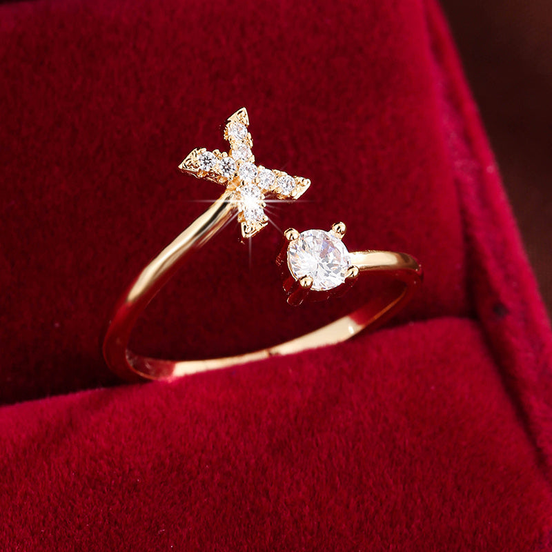 Nova – Bague ouverte moderne avec initiale et zircon
