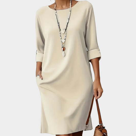 Laure – Robe Fluide à Coupe Droite et Style Intemporel