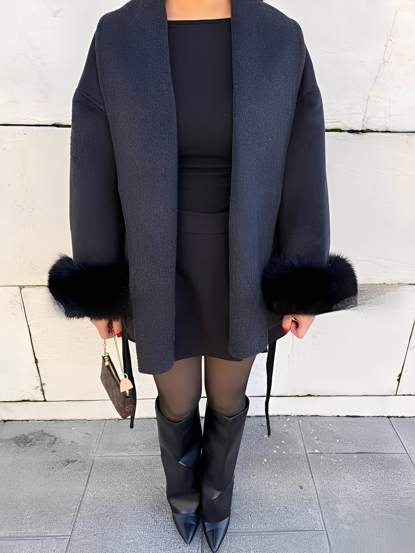 Armani - Long manteau chic et élégant avec fourrure pour femmes