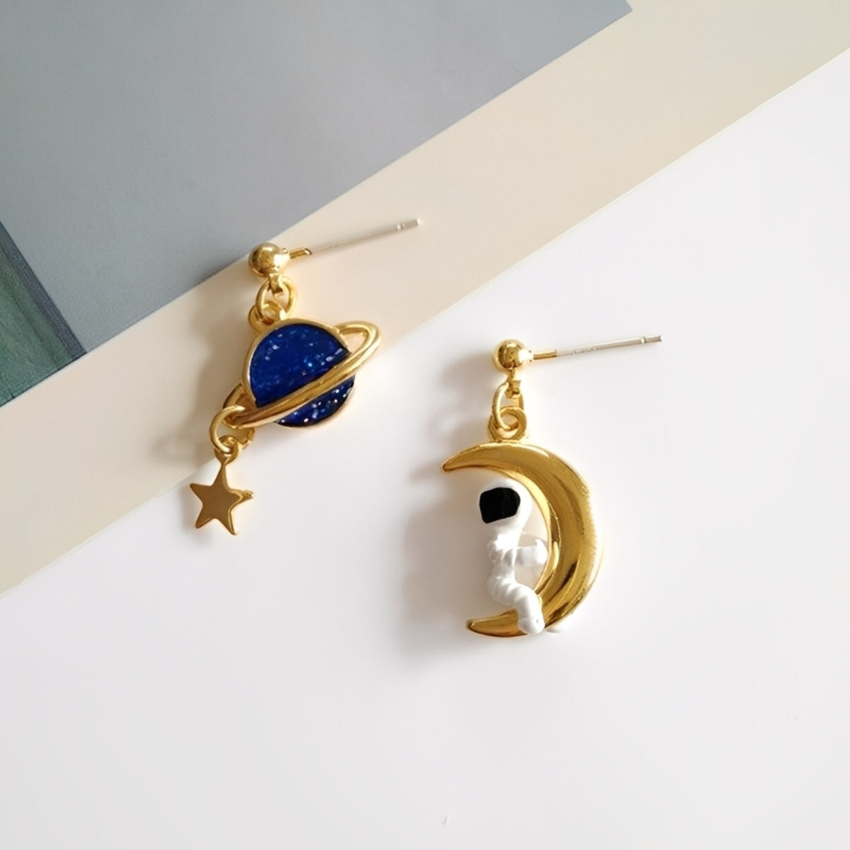 Luna – Boucles d'oreilles d'astronaute et planète