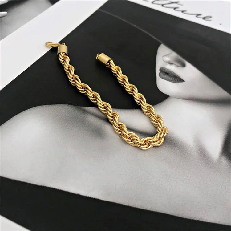 Gigi – Bracelet en maillons de corde dorée élégant