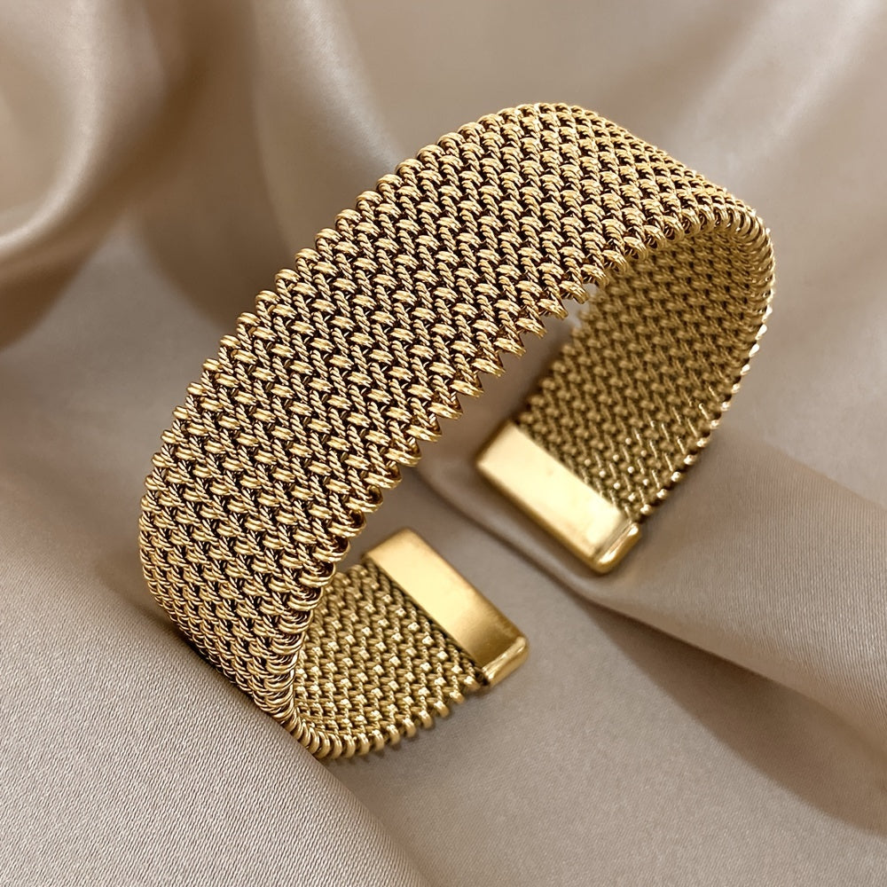 Raya – Bracelet en acier titane avec câble gravé