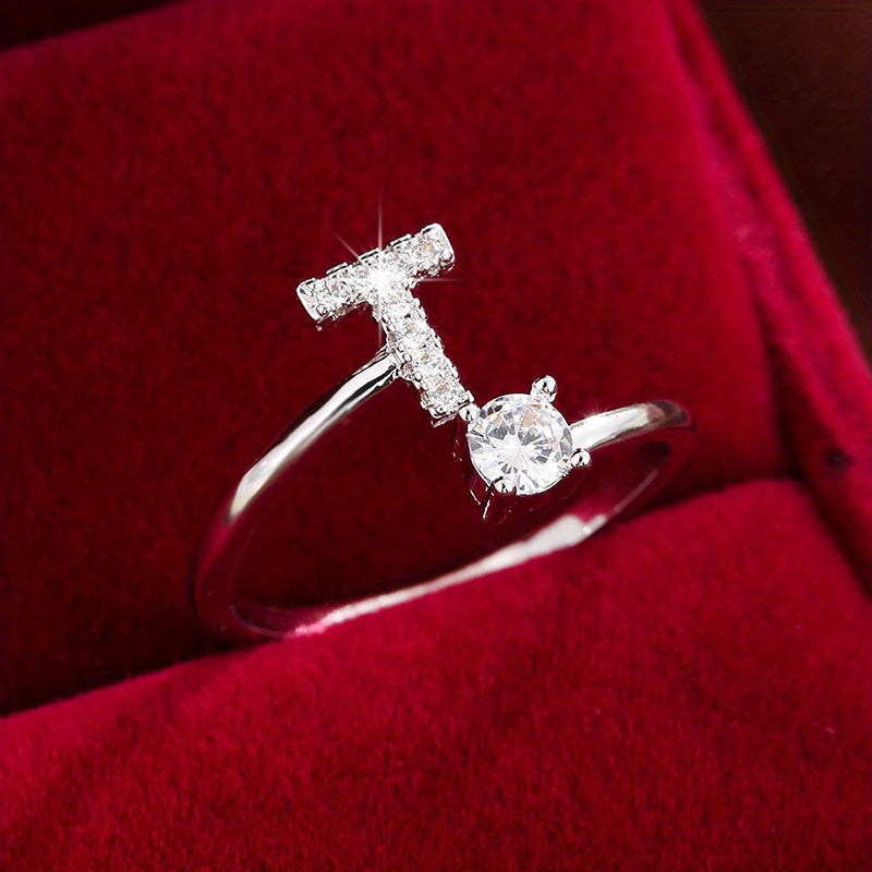 Nova – Bague ouverte moderne avec initiale et zircon