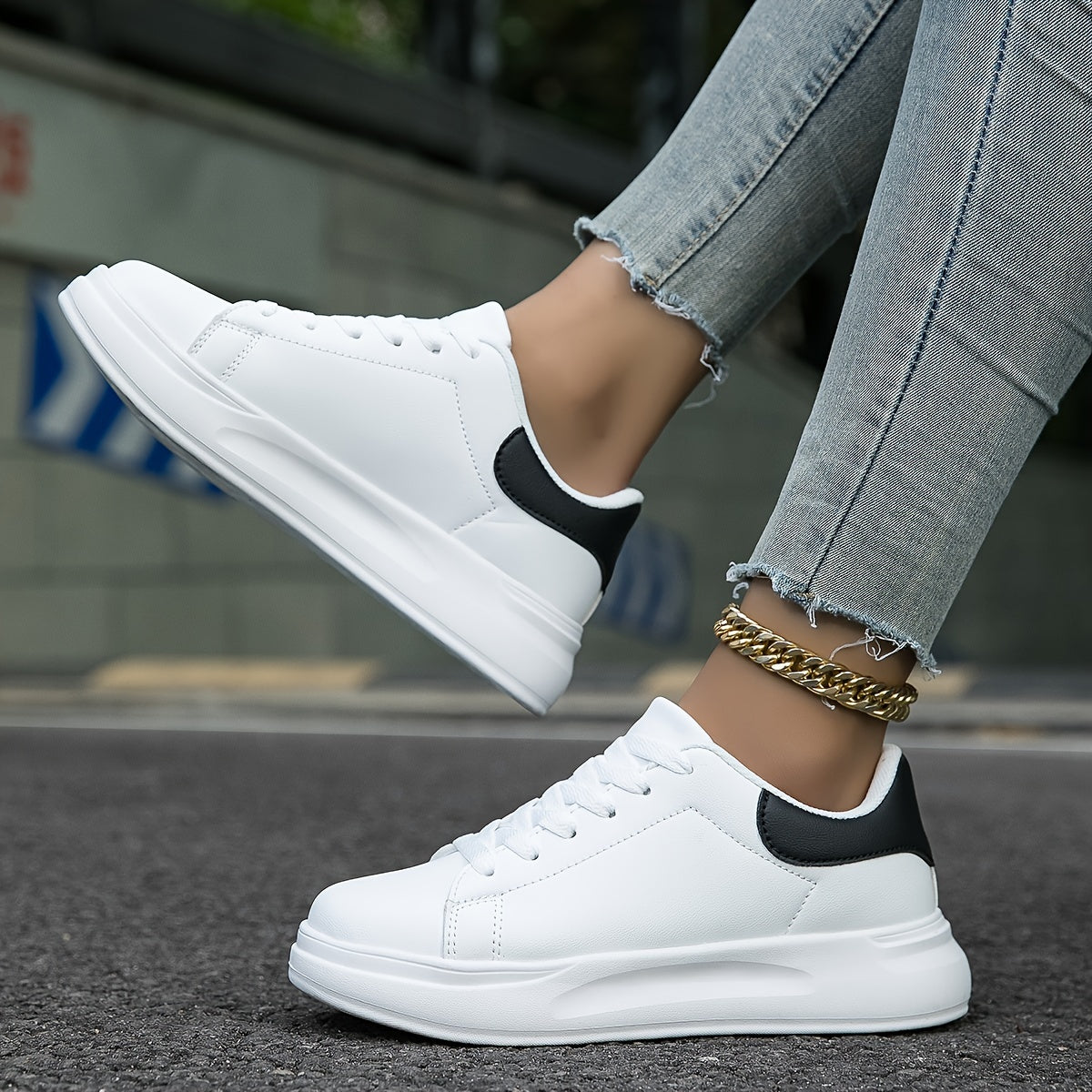 Romy – Sneakers blanches au design épuré