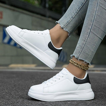 Romy – Sneakers blanches au design épuré