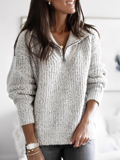 Carly - Relaxed sweater with half zipper for women