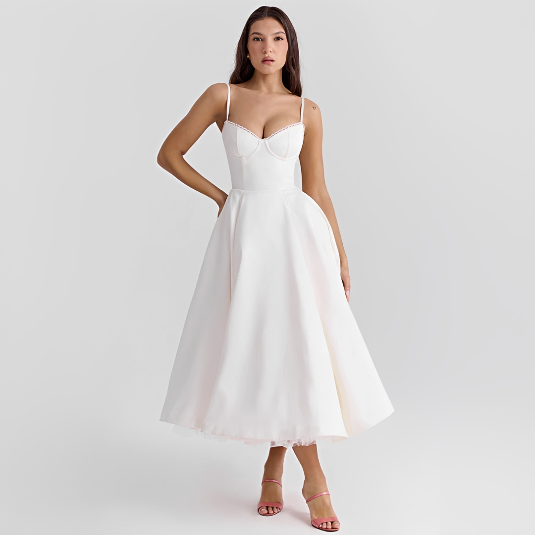 Zendaya - Robe Chic à Double Épaisseur
