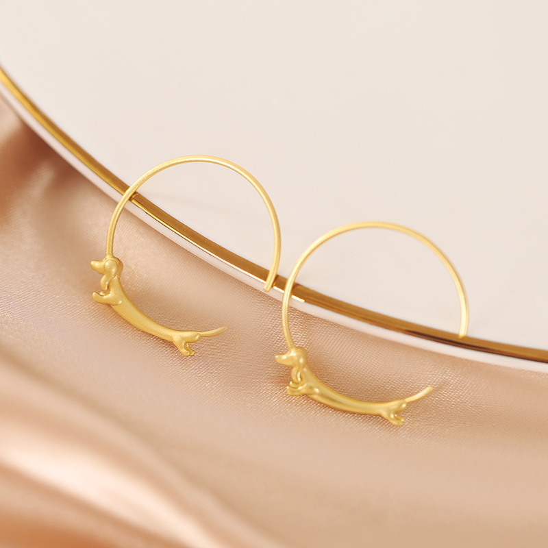 Riham - Boucles d'oreilles créoles avec design de chien saucisse